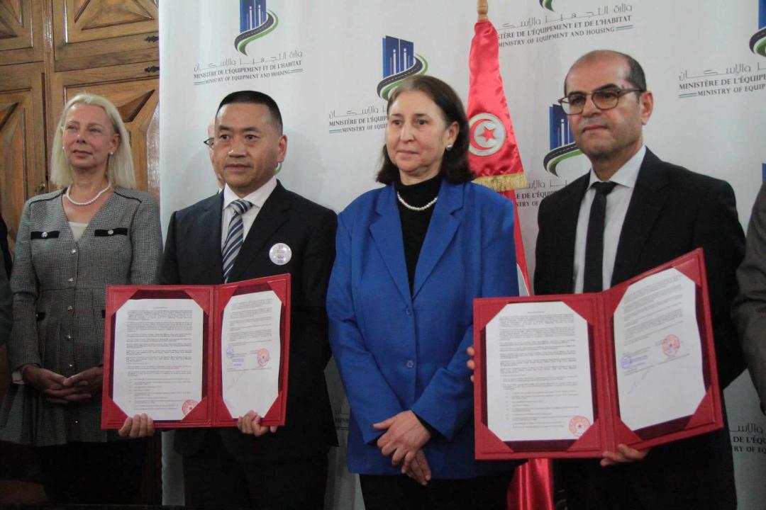 إمضاء صفقة انجاز القسط الرئيسي لجسر بنزرت..  38  شهرا لاستكمال الأشغال.. بكلفة 750 مليون دينار